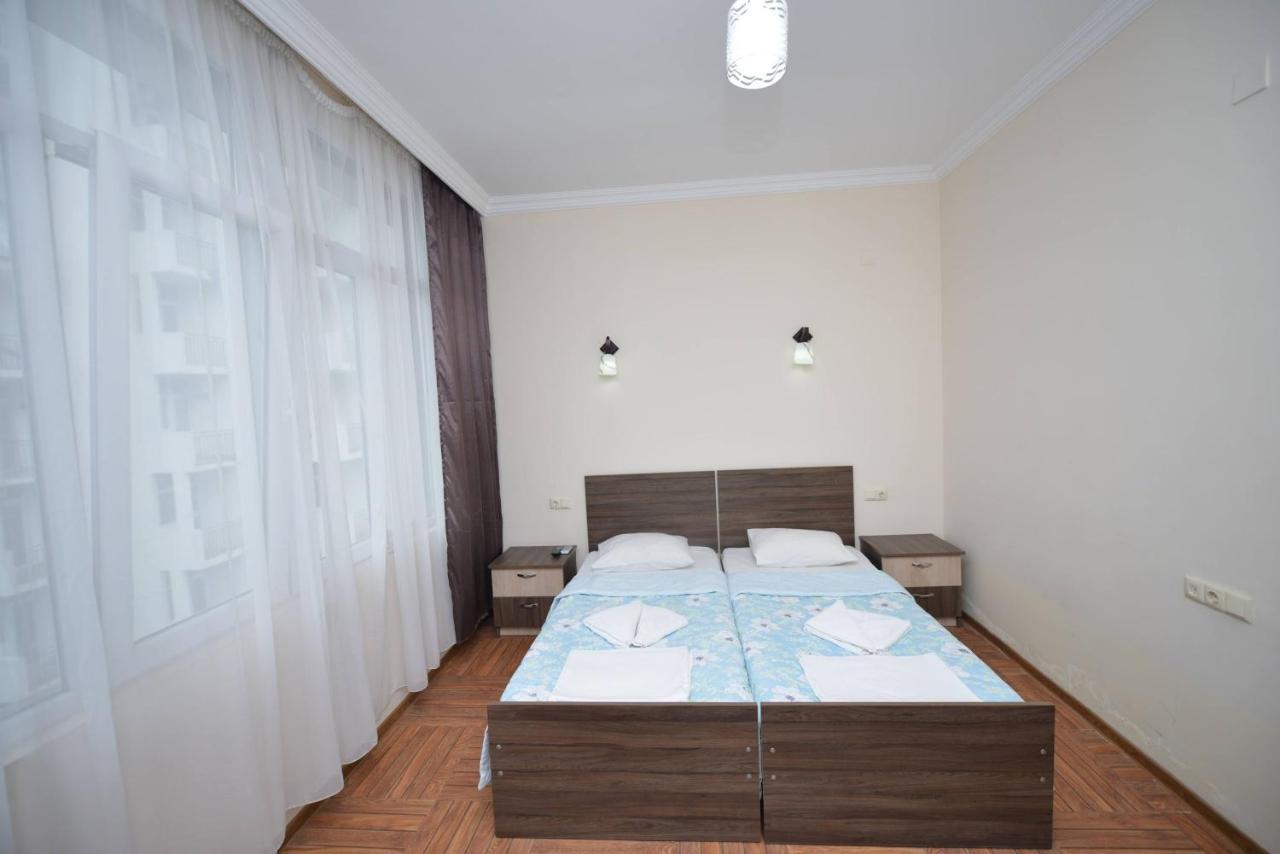 Hotel Nine Brothers Махинджаури Экстерьер фото