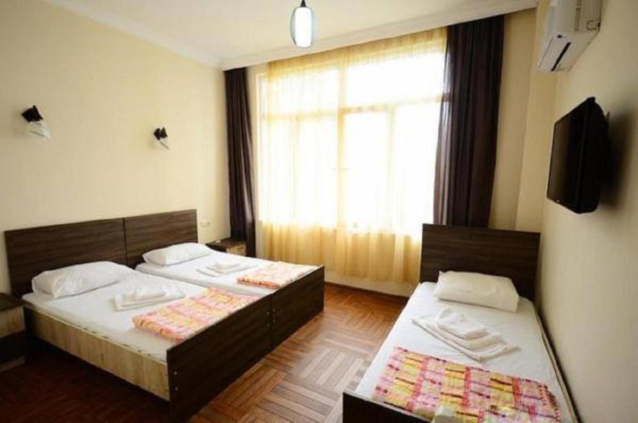 Hotel Nine Brothers Махинджаури Экстерьер фото