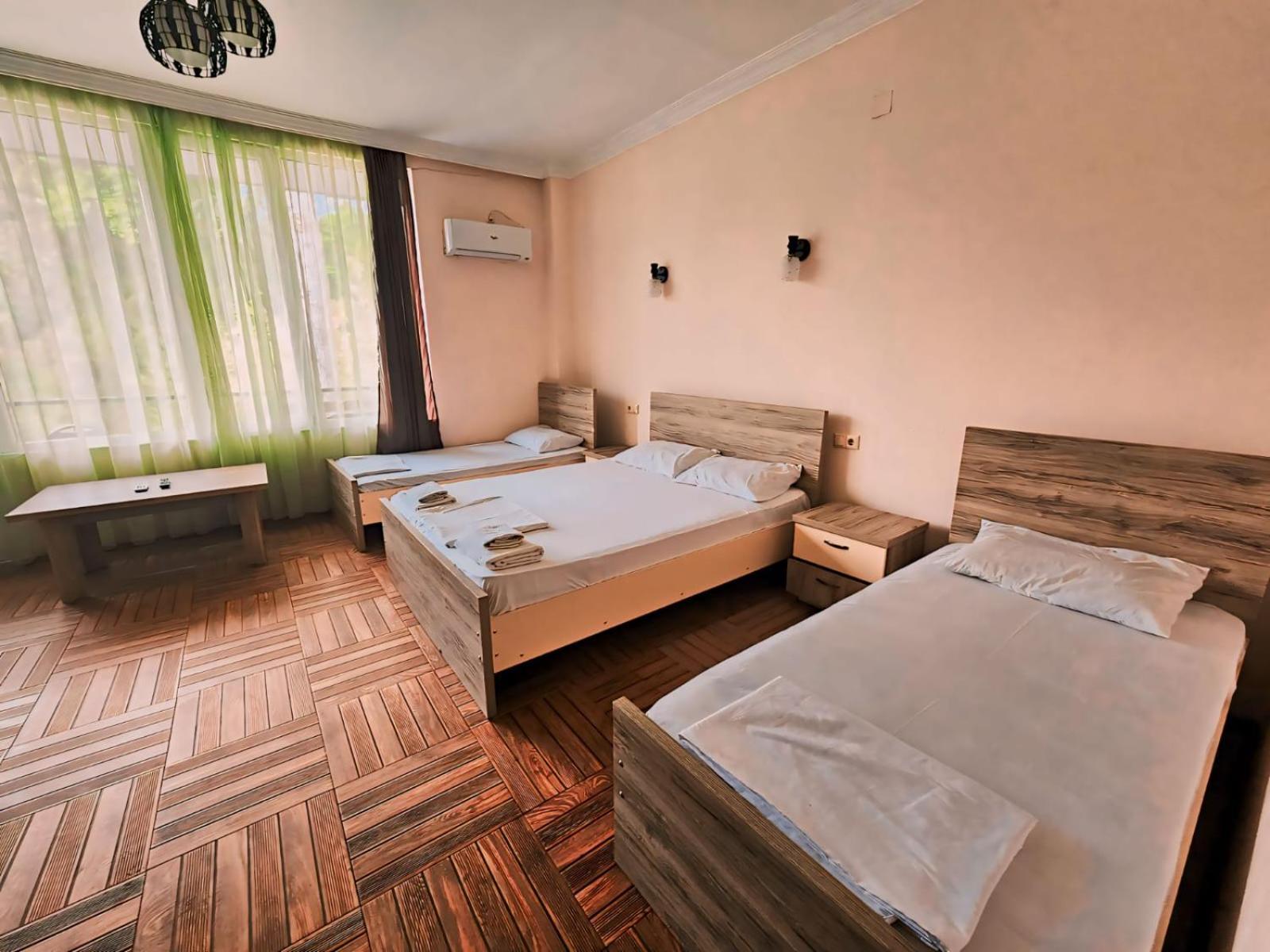 Hotel Nine Brothers Махинджаури Экстерьер фото